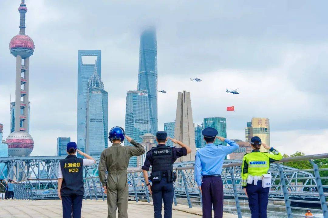 女子代扣6分罚5000！隔夜饭吃进ICU！不开火烧可乐鸡翅尊龙凯时新版APP首页沪再添中运量公交！覃海洋成绩被取消！(图2)