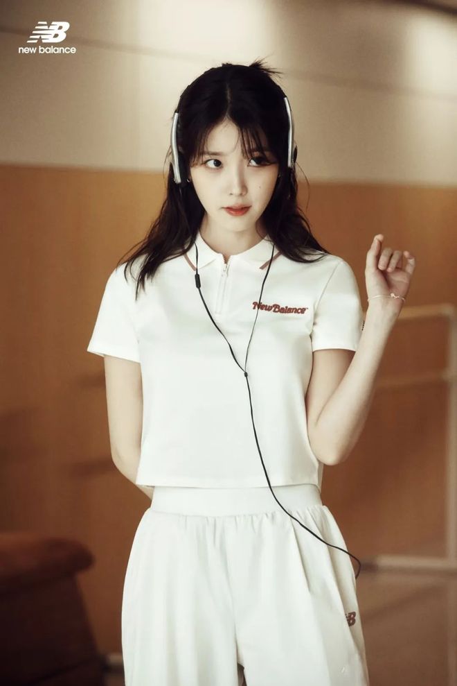 都灵和IU的绽放满足了少女的全部幻想z6尊龙网站登录入口本周时髦大事｜陈(图25)